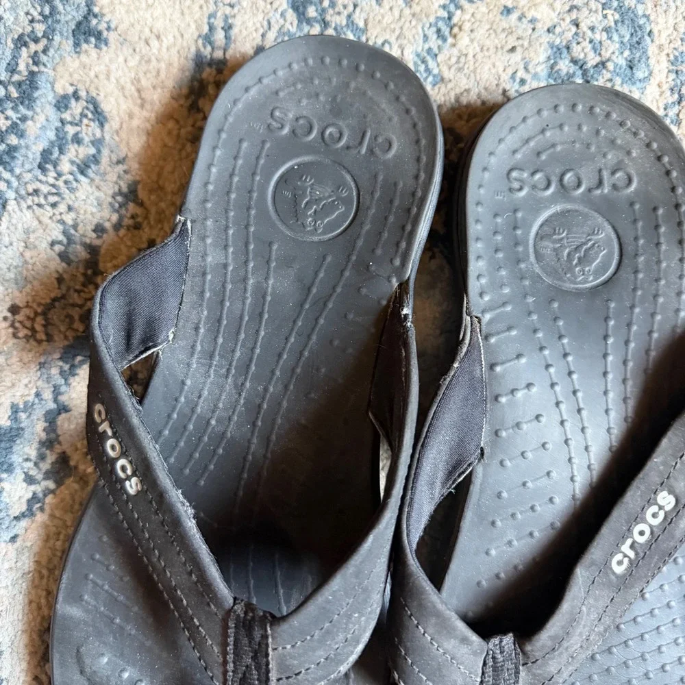 Crocs Athens Flip Flops Womens Size 9 Black Comfort Thong Sandals 10001‎